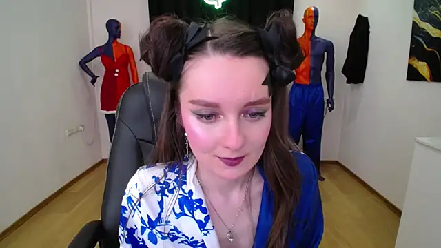 Snapshot of CloudGrace chatting on February 6, 6:18 am CloudGrace online show from February 6, 6:18 am
