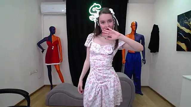 Snapshot of CloudGrace chatting on February 8, 3:19 am CloudGrace online show from February 8, 3:19 am