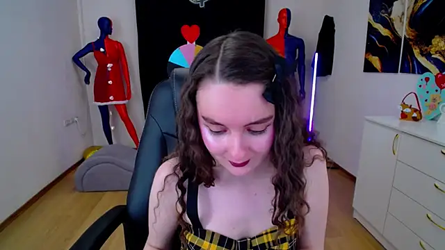 Snapshot of CloudGrace chatting on February 23, 6:12 pm CloudGrace online show from February 23, 6:12 pm