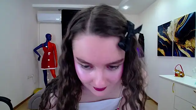Snapshot of CloudGrace chatting on February 23, 9:16 pm CloudGrace online show from February 23, 9:16 pm