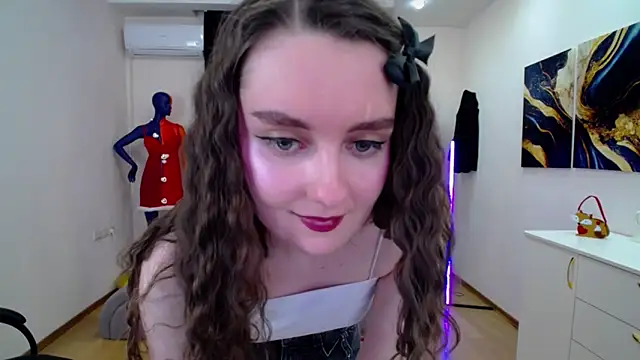 Snapshot of CloudGrace chatting on February 24, 12:20 am CloudGrace online show from February 24, 12:20 am