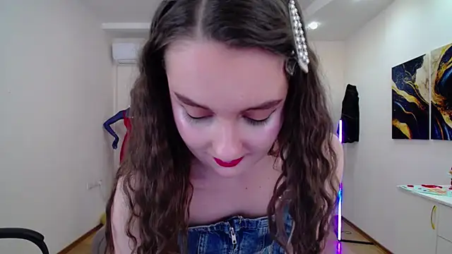 Snapshot of CloudGrace chatting on February 25, 12:25 am CloudGrace online show from February 25, 12:25 am