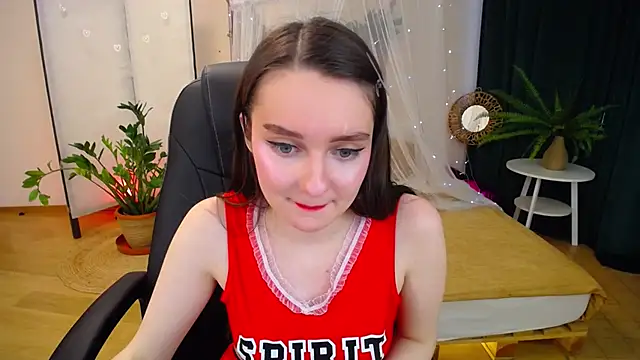 Snapshot of CloudGrace chatting on March 5, 9:27 am CloudGrace online show from March 5, 9:27 am