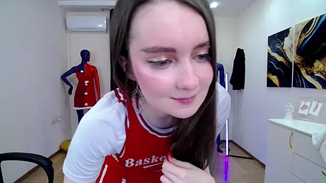 Snapshot of CloudGrace chatting on March 9, 1:26 pm CloudGrace online show from March 9, 1:26 pm