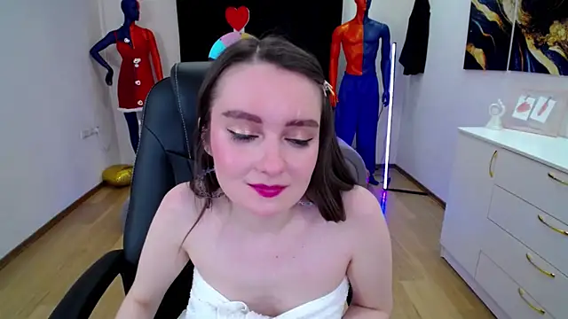 Snapshot of CloudGrace chatting on March 9, 4:33 pm CloudGrace online show from March 9, 4:33 pm