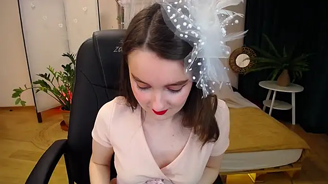 Snapshot of CloudGrace chatting on March 11, 3:16 am CloudGrace online show from March 11, 3:16 am