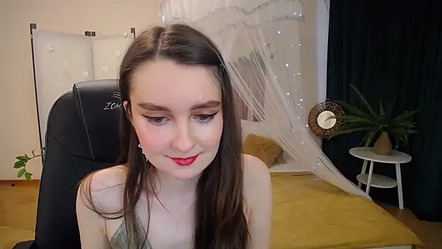 Snapshot of CloudGrace chatting on March 11, 9:24 am CloudGrace online show from March 11, 9:24 am