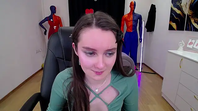 Snapshot of CloudGrace chatting on March 20, 9:26 am CloudGrace online show from March 20, 9:26 am