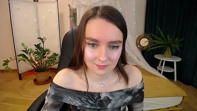 Snapshot of CloudGrace chatting on March 21, 3:12 am CloudGrace online show from March 21, 3:12 am