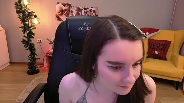 Snapshot of CloudGrace chatting on December 13, 8:04 pm CloudGrace online show from December 13, 8:04 pm