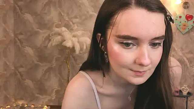 Snapshot of CloudGrace chatting on February 20, 6:26 am CloudGrace online show from February 20, 6:26 am