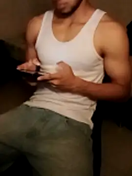 Snapshot of vergando_5 chatting on December 22, 5:59 am vergando 5 online show from December 22, 5:59 am