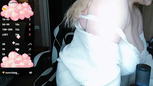 Snapshot of Mini_Mo chatting on January 24, 9:17 am Mini Mo online show from January 24, 9:17 am