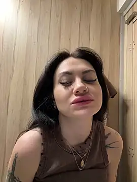 Snapshot of Wet__Bunny chatting on December 30, 9:48 am Wet Bunny online show from December 30, 9:48 am