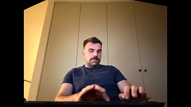 Snapshot of mrbigballs chatting on October 25, 9:53 pm mrbigballs online show from October 25, 9:53 pm