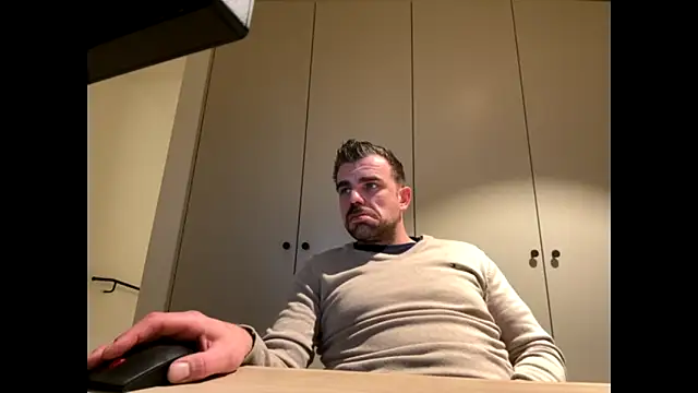 Snapshot of mrbigballs chatting on November 15, 4:36 pm mrbigballs online show from November 15, 4:36 pm