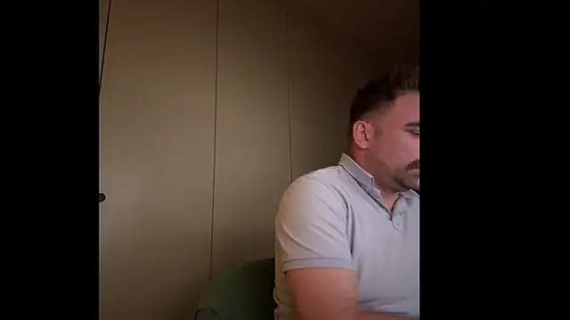 Snapshot of mrbigballs chatting on March 2, 8:26 pm mrbigballs online show from March 2, 8:26 pm