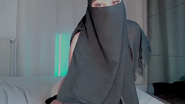 Snapshot of sweet_diazzz chatting on March 14, 12:43 am sweet diazzz online show from March 14, 12:43 am