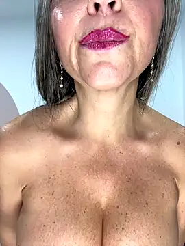 Snapshot of Alimela chatting on November 14, 9:52 am Alimela online show from November 14, 9:52 am