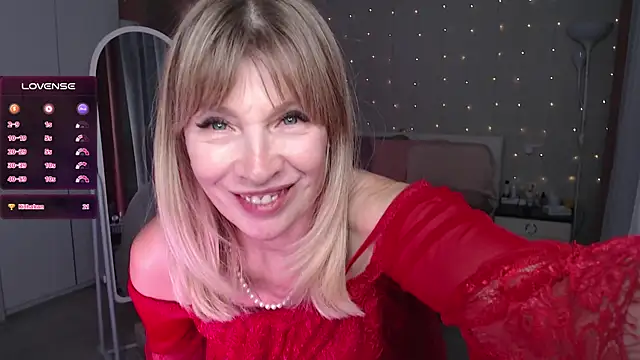 JuliaVilnet online show from November 1, 5:26 pm