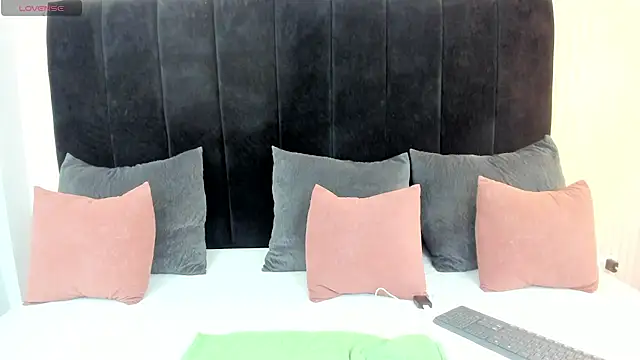 Snapshot of pink_dustt chatting on July 25, 8:39 pm pink dustt online show from July 25, 8:39 pm