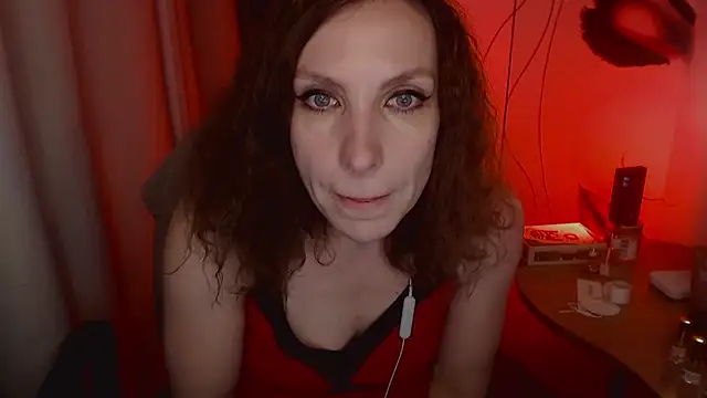 Snapshot of JohansonKatie chatting on January 12, 7:00 am JohansonKatie online show from January 12, 7:00 am