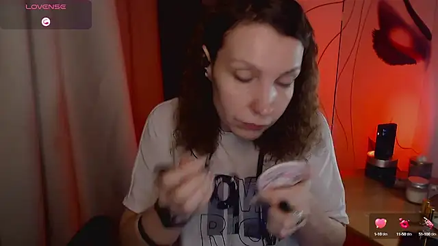 Snapshot of JohansonKatie chatting on February 8, 5:08 am JohansonKatie online show from February 8, 5:08 am