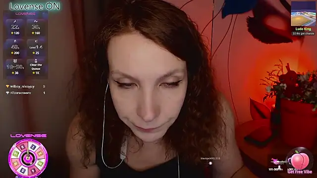 Snapshot of JohansonKatie chatting on February 22, 3:03 pm JohansonKatie online show from February 22, 3:03 pm