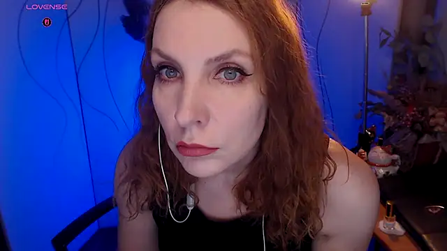 Snapshot of JohansonKatie chatting on November 26, 5:52 am JohansonKatie online show from November 26, 5:52 am