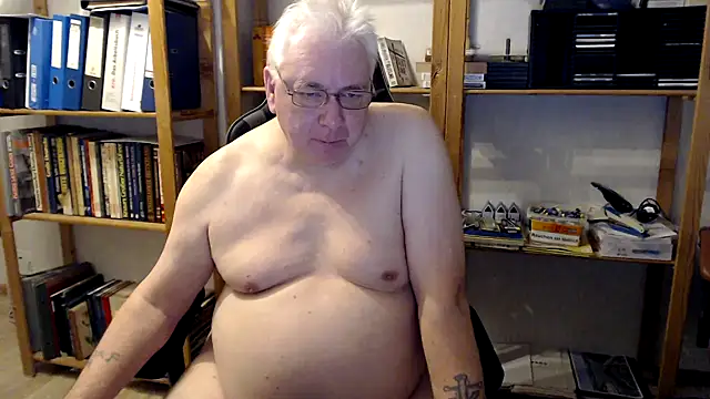 SchwanzhureXXL online show from September 23, 4:15 am