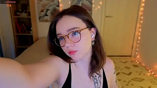 MilenaSaint online show from April 15, 3:57 am