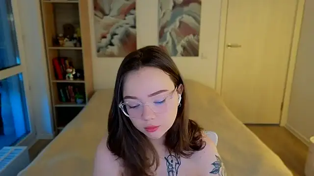 Snapshot of MilenaSaint chatting on May 6, 3:35 am MilenaSaint online show from May 6, 3:35 am
