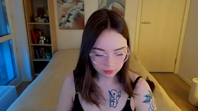 Snapshot of MilenaSaint chatting on May 11, 3:45 am MilenaSaint online show from May 11, 3:45 am