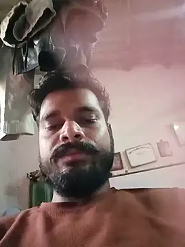 Snapshot of veaman9939 chatting on July 14, 8:19 am veaman9939 online show from July 14, 8:19 am