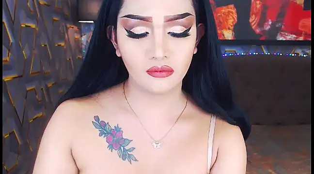 Snapshot of KylieMaxwellCaulfield_TS chatting on January 19, 12:28 am KylieMaxwellCaulfield TS online show from January 19, 12:28 am