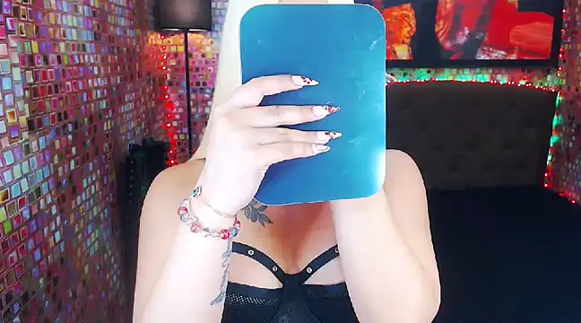 Snapshot of KylieMaxwellCaulfield_TS chatting on February 9, 11:46 pm KylieMaxwellCaulfield TS online show from February 9, 11:46 pm