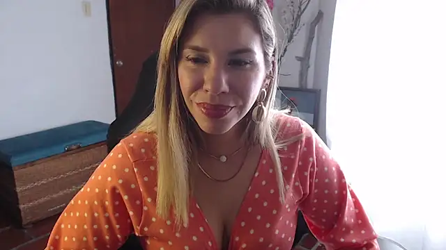 Snapshot of ms_sofia_x chatting on March 20, 8:08 pm ms sofia x online show from March 20, 8:08 pm