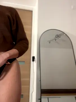 Snapshot of LalieFR chatting on November 23, 11:32 am LalieFR online show from November 23, 11:32 am