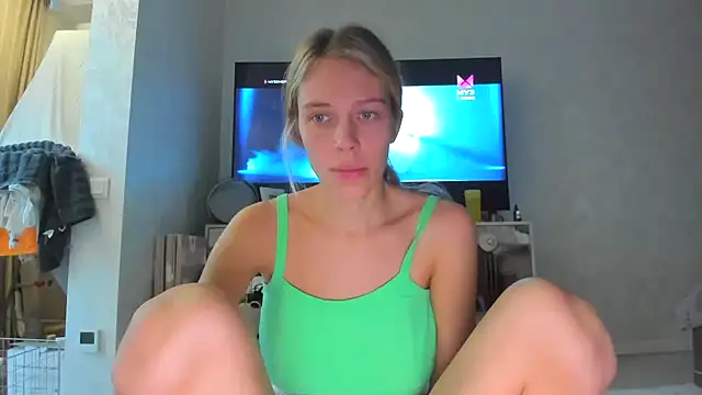 Snapshot of Iris_cherry chatting on January 16, 5:11 am Iris cherry online show from January 16, 5:11 am
