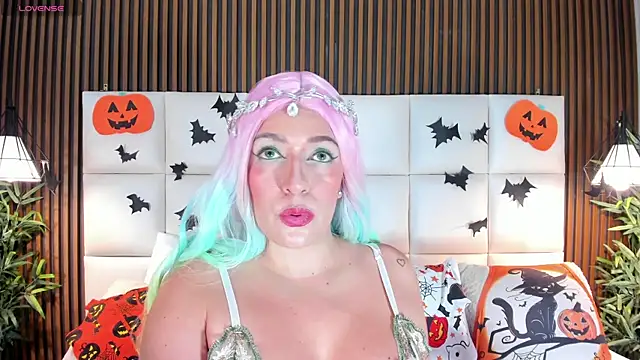 Snapshot of naughty_flower18 chatting on October 30, 10:43 pm naughty flower18 online show from October 30, 10:43 pm