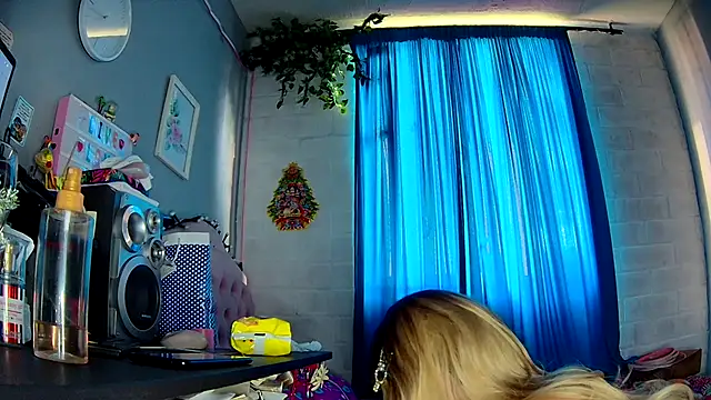 Taylor Cum Hot online show from January 14, 12:45 pm