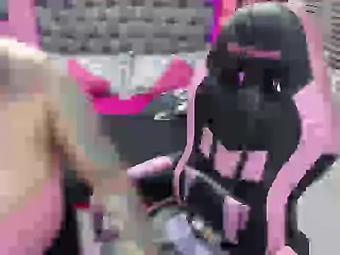 JEENEVIEVE online show from September 25, 6:33 pm