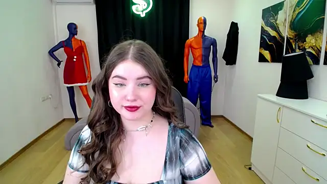 Snapshot of NicoleFoxery chatting on February 5, 6:35 am NicoleFoxery online show from February 5, 6:35 am