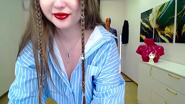 Snapshot of NicoleFoxery chatting on February 13, 9:30 am NicoleFoxery online show from February 13, 9:30 am