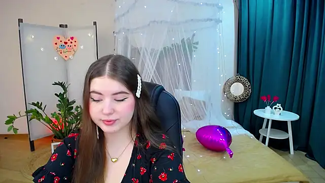 Snapshot of NicoleFoxery chatting on February 15, 10:22 am NicoleFoxery online show from February 15, 10:22 am