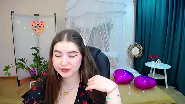 Snapshot of NicoleFoxery chatting on February 15, 4:34 pm NicoleFoxery online show from February 15, 4:34 pm