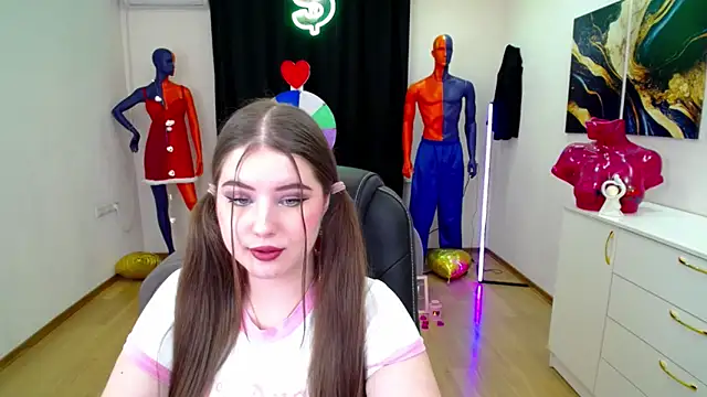 Snapshot of NicoleFoxery chatting on February 16, 9:27 pm NicoleFoxery online show from February 16, 9:27 pm