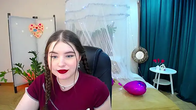 Snapshot of NicoleFoxery chatting on February 20, 12:41 am NicoleFoxery online show from February 20, 12:41 am