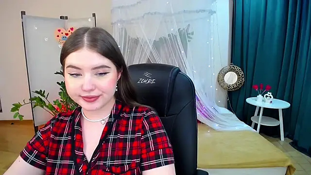 Snapshot of NicoleFoxery chatting on February 22, 6:39 am NicoleFoxery online show from February 22, 6:39 am