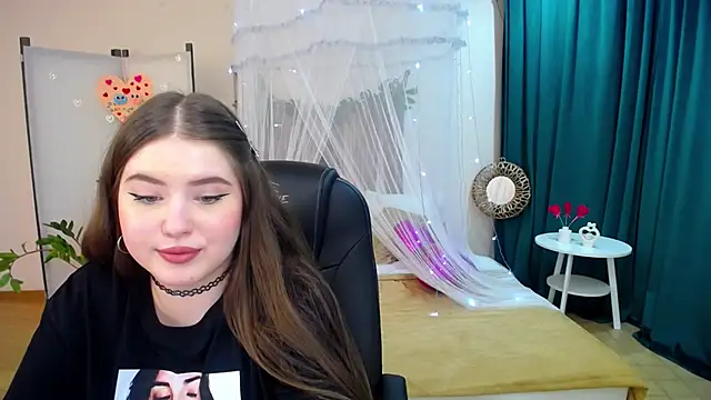 Snapshot of NicoleFoxery chatting on February 24, 4:36 pm NicoleFoxery online show from February 24, 4:36 pm